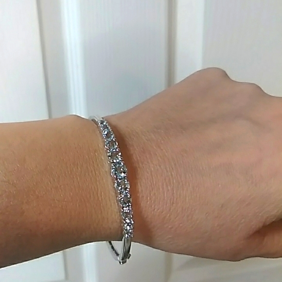Jewelry - Final drop sterling & cubic zirconia bracelet. Fits up to 8 inches. Safety latch